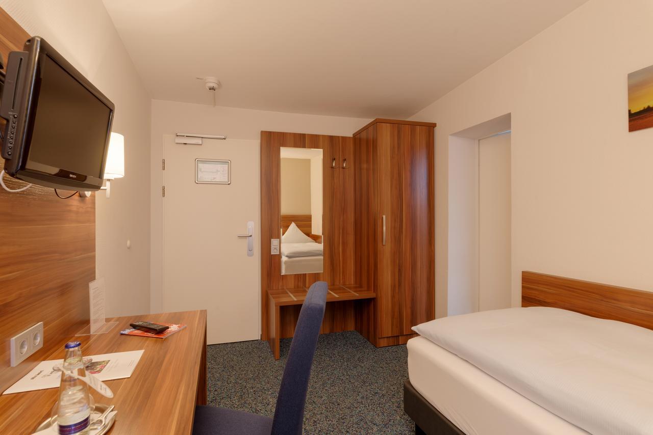 Alfa Hotel Санкт Ингберт Екстериор снимка